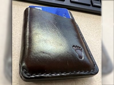 Nice sheen on a minimalist wallet